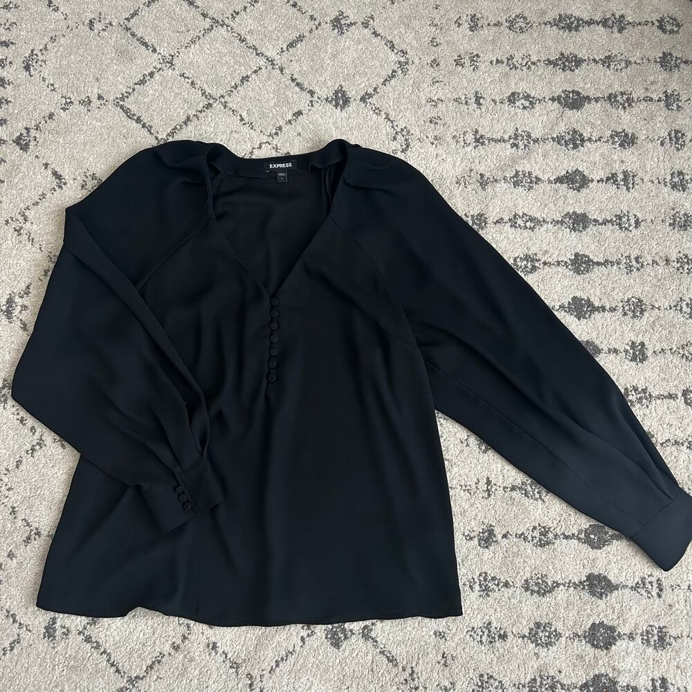 Womens Express BLK Long Sleeve V Neck button detail flowy blouse Career Classic